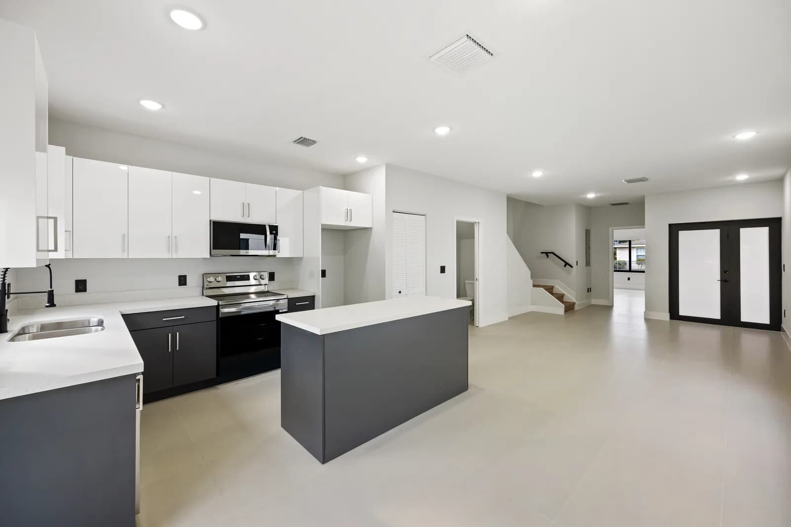 Exclusive Residences in Hallandale Beach